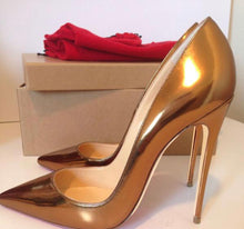 Load image into Gallery viewer, Bronze Patent leather pumps
