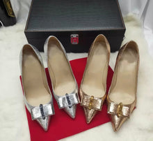 Load image into Gallery viewer, Size Silver/Gold Glitter Studs Bow-tie Pointy Toe heels
